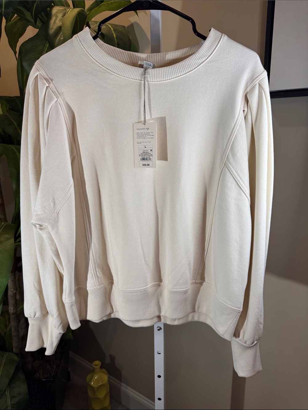 Cream Long-Sleeve Pullover Sweatshirt size L New W/ Tag